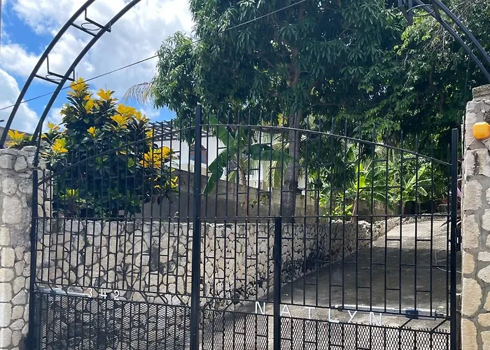 Peaceful Private With Exclusive Swimming Pool Montego Bay