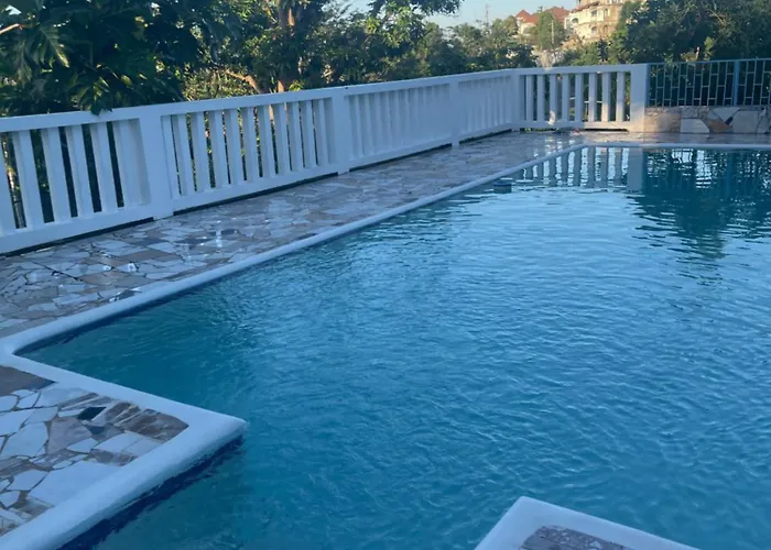 Holiday home Peaceful Private With Exclusive Swimming Pool